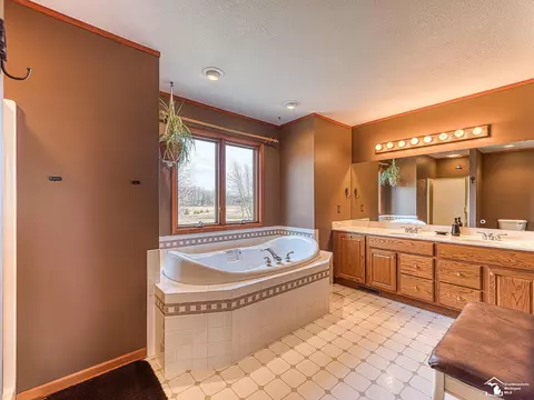 Bath - 2420 Baldwin, Monroe, MI 48162 photo 4 of 6