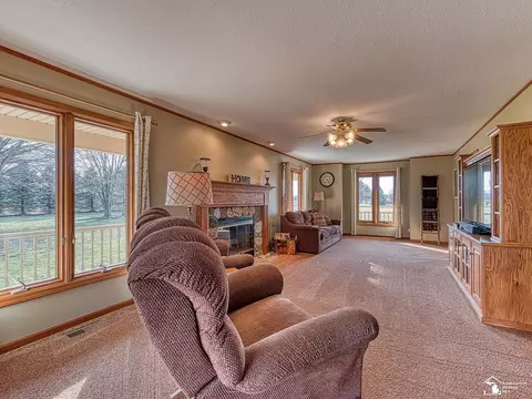 Living - 2420 Baldwin, Monroe, MI 48162 photo 2 of 3