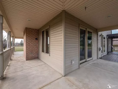 Exterior - 2420 Baldwin, Monroe, MI 48162 photo 6 of 33
