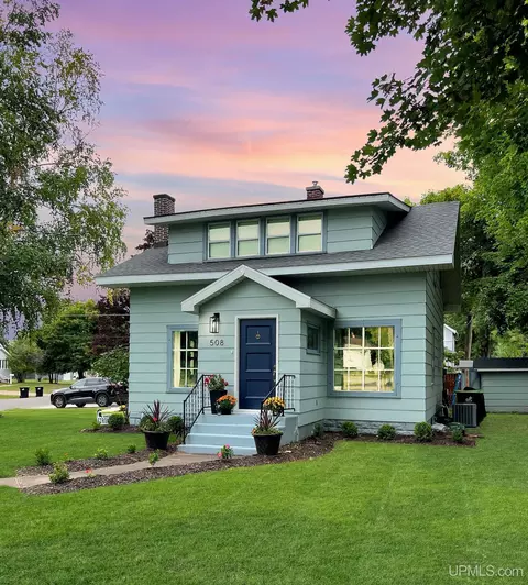 508 W H, Iron Mountain, MI 49801