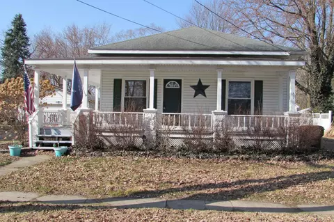 417 N Line, Chesaning, MI 48616