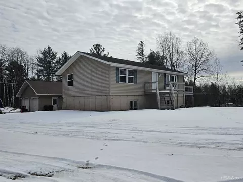 16 Lawer, Ishpeming, MI 49849