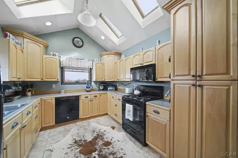 Kitchen - 4019 Dennison, Dundee, MI 48131 photo 2 of 7