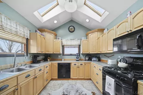 Kitchen - 4019 Dennison, Dundee, MI 48131 photo 4 of 7
