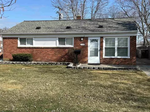 26548 Arlington, Roseville, MI 48066