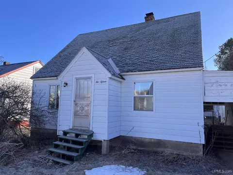215 Prospect, Ishpeming, MI 49849