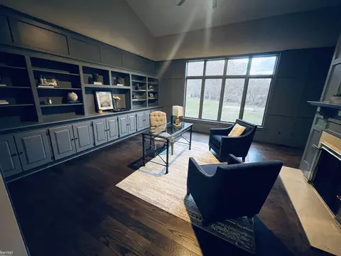 Living - 3545 Hawthorne, Flint, MI 48503 photo 4 of 10