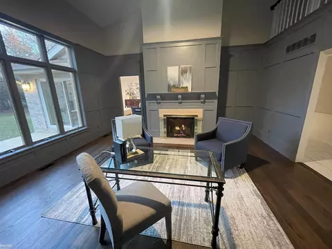 Living - 3545 Hawthorne, Flint, MI 48503 photo 5 of 10