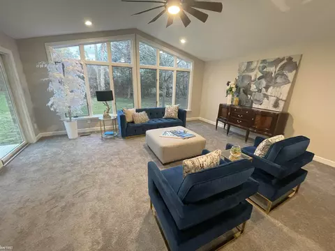 Living - 3545 Hawthorne, Flint, MI 48503 photo 1 of 10