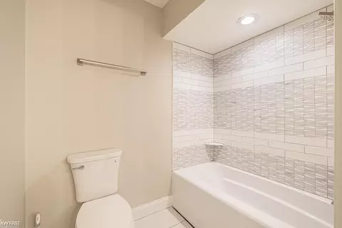 Bath - 3545 Hawthorne, Flint, MI 48503 photo 6 of 9