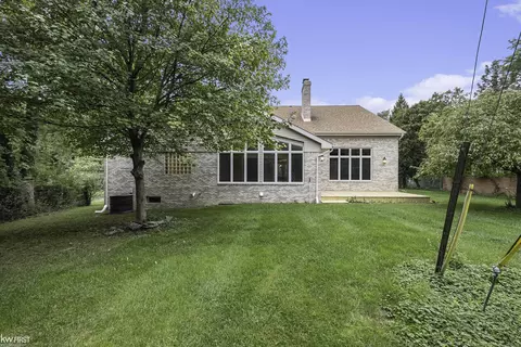 Exterior - 3545 Hawthorne, Flint, MI 48503 photo 7 of 9