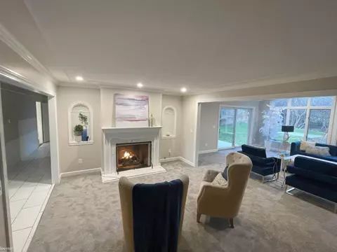 Living - 3545 Hawthorne, Flint, MI 48503 photo 3 of 10