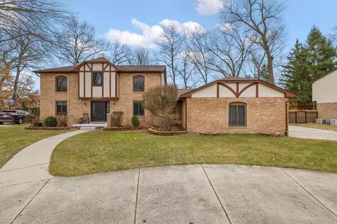 54640 Iroquois Ln, Shelby Township, MI 48315