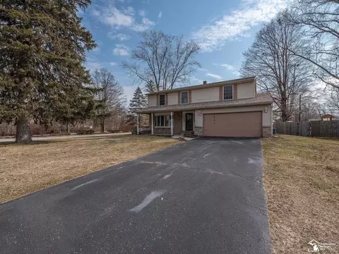 3801 Oldbury, Lambertville, MI 48144