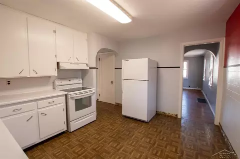 Kitchen - 319 W Grout, Gladwin, MI 48624 photo 1 of 2