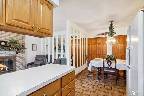 Kitchen - 25568 Kinyon, Taylor, MI 48180 photo 6 of 7