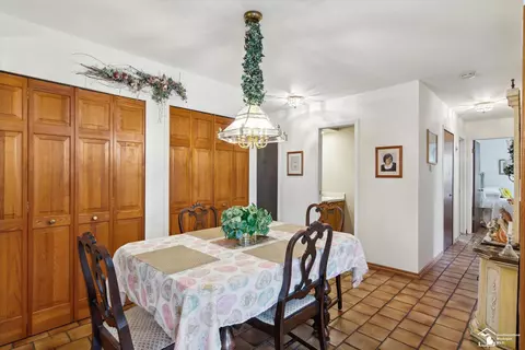 Dining - 25568 Kinyon, Taylor, MI 48180 photo 2 of 3