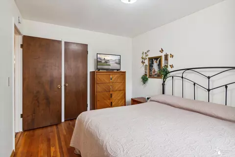 Bedroom - 25568 Kinyon, Taylor, MI 48180 photo 6 of 9
