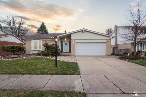 25568 Kinyon, Taylor, MI 48180