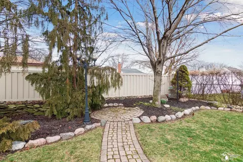 Exterior - 25568 Kinyon, Taylor, MI 48180 photo 13 of 19