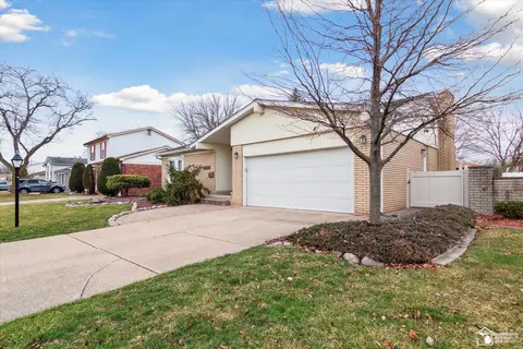 Exterior - 25568 Kinyon, Taylor, MI 48180 photo 4 of 19