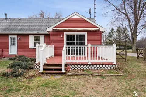 Exterior - 7482 Bernard, Temperance, MI 48182 photo 6 of 12
