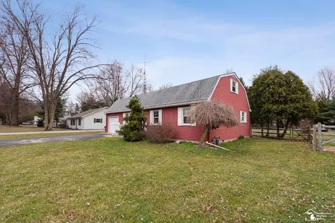 Exterior - 7482 Bernard, Temperance, MI 48182 photo 3 of 12