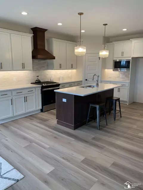 Kitchen - 314 Central Park, Monroe, MI 48162 photo 4 of 6