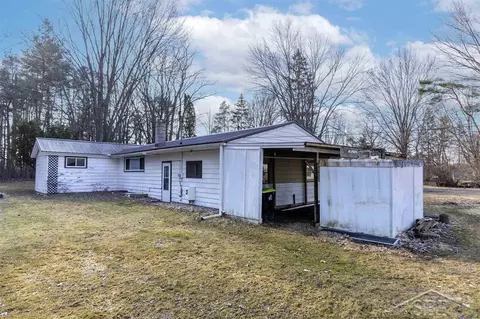 Exterior - 4717 Mapleton, Freeland, MI 48623 photo 9 of 10