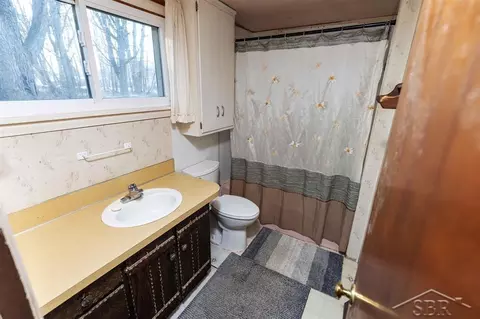 Bath - 4717 Mapleton, Freeland, MI 48623 photo 1 of 1