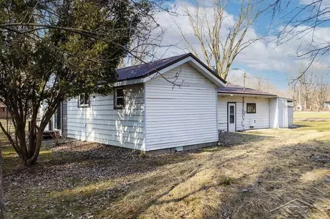 Exterior - 4717 Mapleton, Freeland, MI 48623 photo 7 of 10