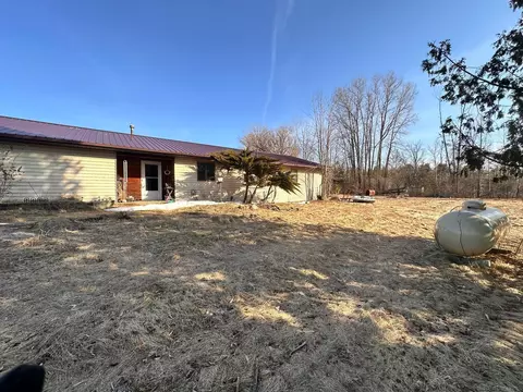 Exterior - 1013 Ritchie, Gladwin, MI 48624 photo 8 of 11