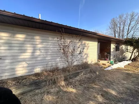Exterior - 1013 Ritchie, Gladwin, MI 48624 photo 9 of 11