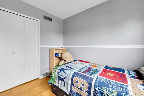 Bedroom - 30992 Sutherland Ave, Warren, MI 48088 photo 4 of 5