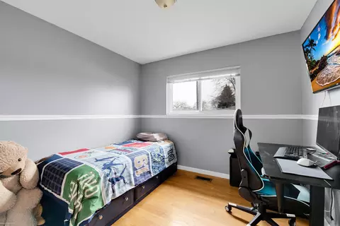 Bedroom - 30992 Sutherland Ave, Warren, MI 48088 photo 3 of 5