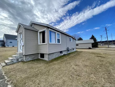 634 N 8th, Gladstone, MI 49837