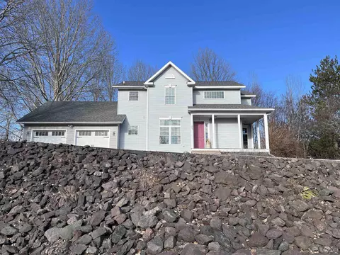 1003 Crestwood, Hancock, MI 49930