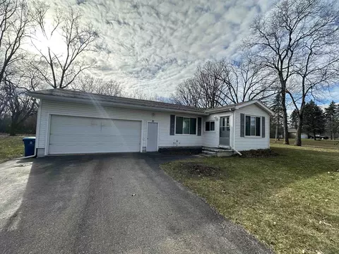 13290 North, Fenton, MI 48430