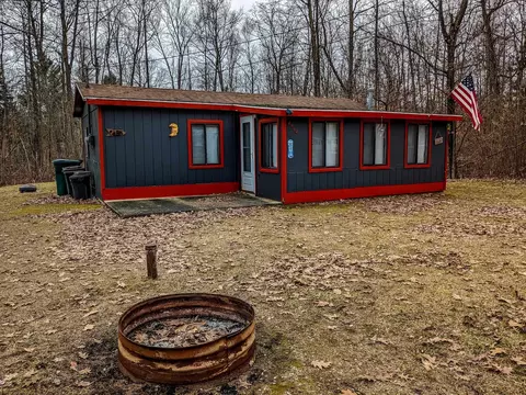 4964 Woodsdale, Harrison, MI 48625