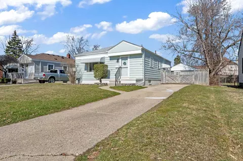 17901 Peters, Roseville, MI 48066