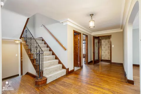 Entry Way - 1169 Buckingham Rd, Grosse Pointe Park, MI 48230 photo 3 of 6