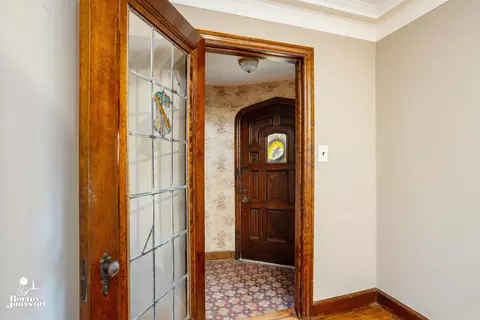 Entry Way - 1169 Buckingham Rd, Grosse Pointe Park, MI 48230 photo 2 of 6