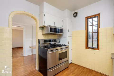 Kitchen - 1169 Buckingham Rd, Grosse Pointe Park, MI 48230 photo 3 of 3