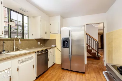 Kitchen - 1169 Buckingham Rd, Grosse Pointe Park, MI 48230 photo 1 of 3