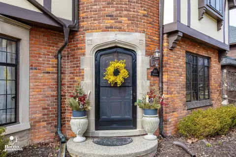 Entry Way - 1169 Buckingham Rd, Grosse Pointe Park, MI 48230 photo 1 of 6