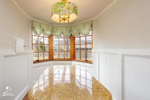 Bath - 1169 Buckingham Rd, Grosse Pointe Park, MI 48230 photo 2 of 8