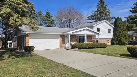 1816 Alcott, Saginaw, MI 48604