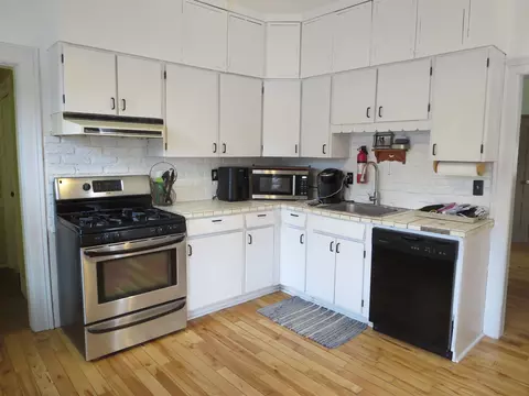 Kitchen - 335 W Grout, Gladwin, MI 48624 photo 1 of 2