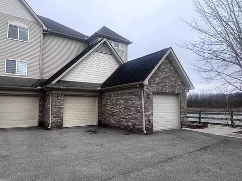 1368 Constance, Pontiac, MI 48340