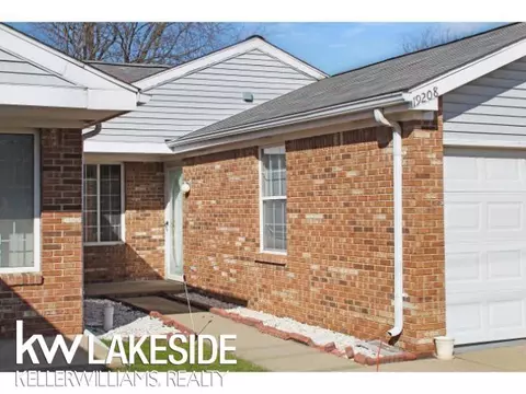 19208 Antonio, Roseville, MI 48066